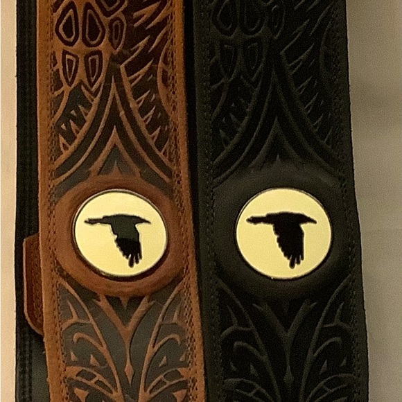 THE RAVEN WORKS WOLF GUITAR STRAPS, LOT OF 2 - Picture 7 of 7
